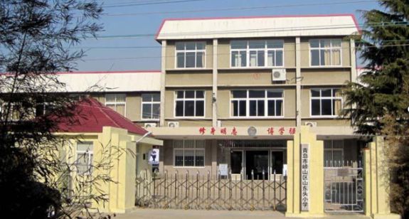 耕耘三十年旧貌换新颜！崂山区持续发力学校建设优化布局提升办学品质(图2)