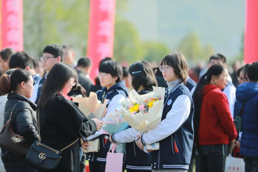 重庆市武隆中学举行2024届成人典礼(图2)