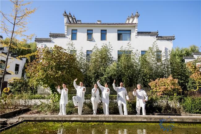 九九重阳节市成教学会“古风山水汉服秀”活动成功举办(图4)