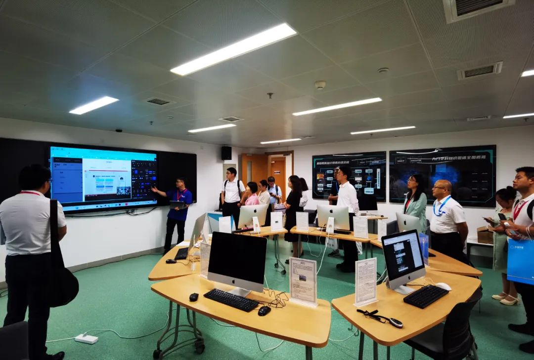 2024全球智慧教育大会开鸿智谷携手华为共绘教育行业数字化转型新篇章(图5)