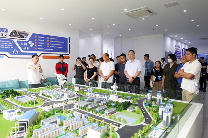 职教专家聚齐贵州交通职业大学论道职业本科教育高质量发展(图3)