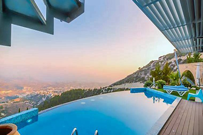 成人本科收费标准2024学费一年是多少(图1)