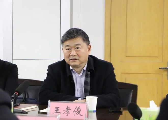 新乡学院校长王孝俊一行到濮阳职业技术学院考察交流(图3)