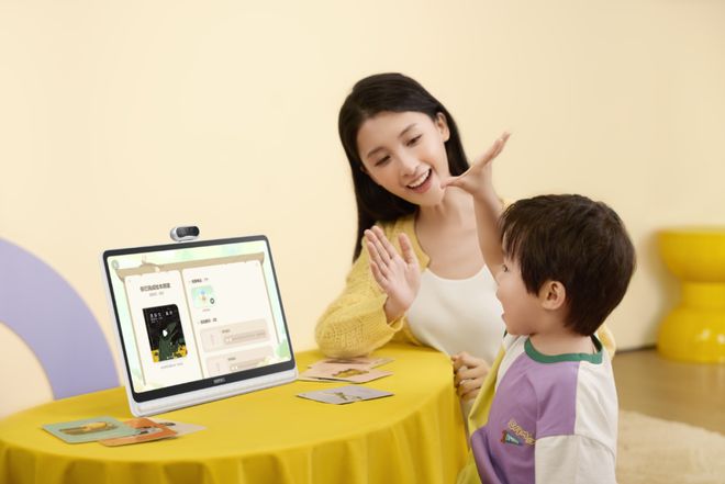 希沃连发新品：AI走向解决学校、家庭教育需求的奇点时刻(图5)