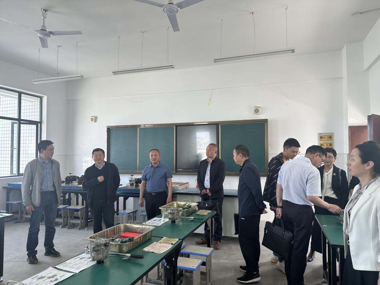 房县职业技术学校：书写传统铸就未来(图4)