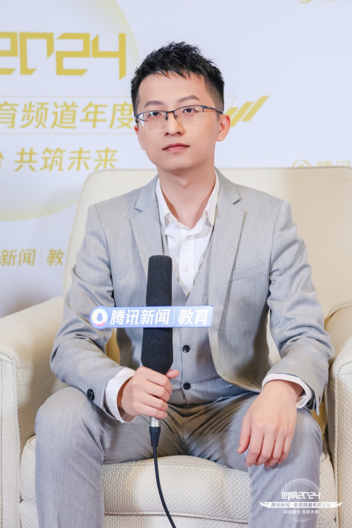 幸福双翼黄浩明：家庭教育新主张共迎AI时代教育挑战(图2)