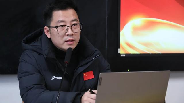 遂宁四中(二中滨江校区)召开2024年秋季学期期末班主任工作会议(图6)