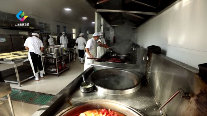 关键词回眸教育2024：放心“校园餐”(图2)