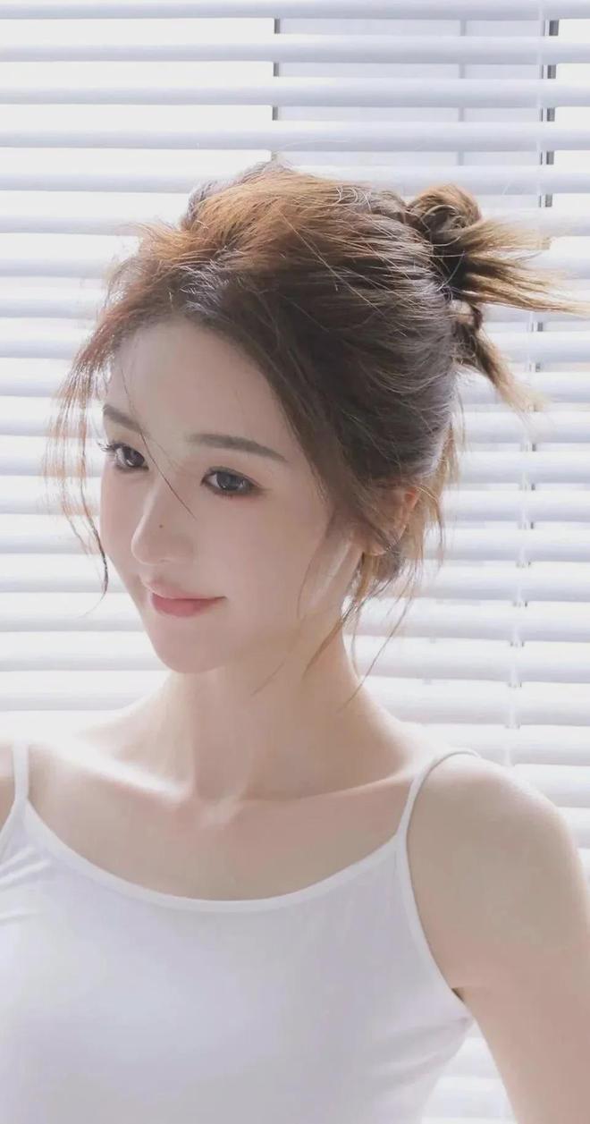 梵梵大人踩踏扇耳光(图1)