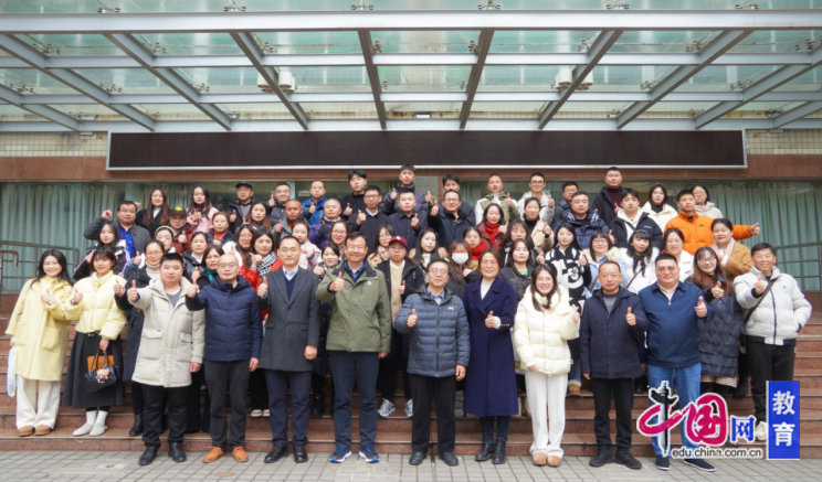 四川时代专修学院举办2024秋毕业典礼暨表彰大会(图4)