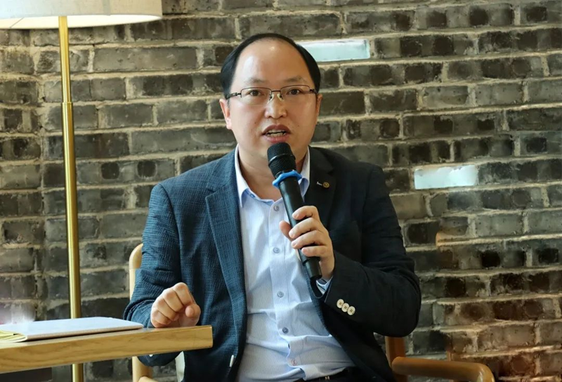 脚踏大地追寻星光(图1)