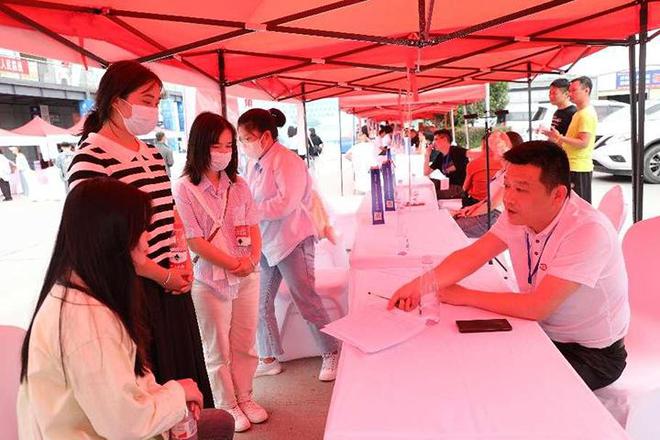 贵州商学院校企合作案例入选《中华职业教育发展报告（2023－2024）》案例库(图2)