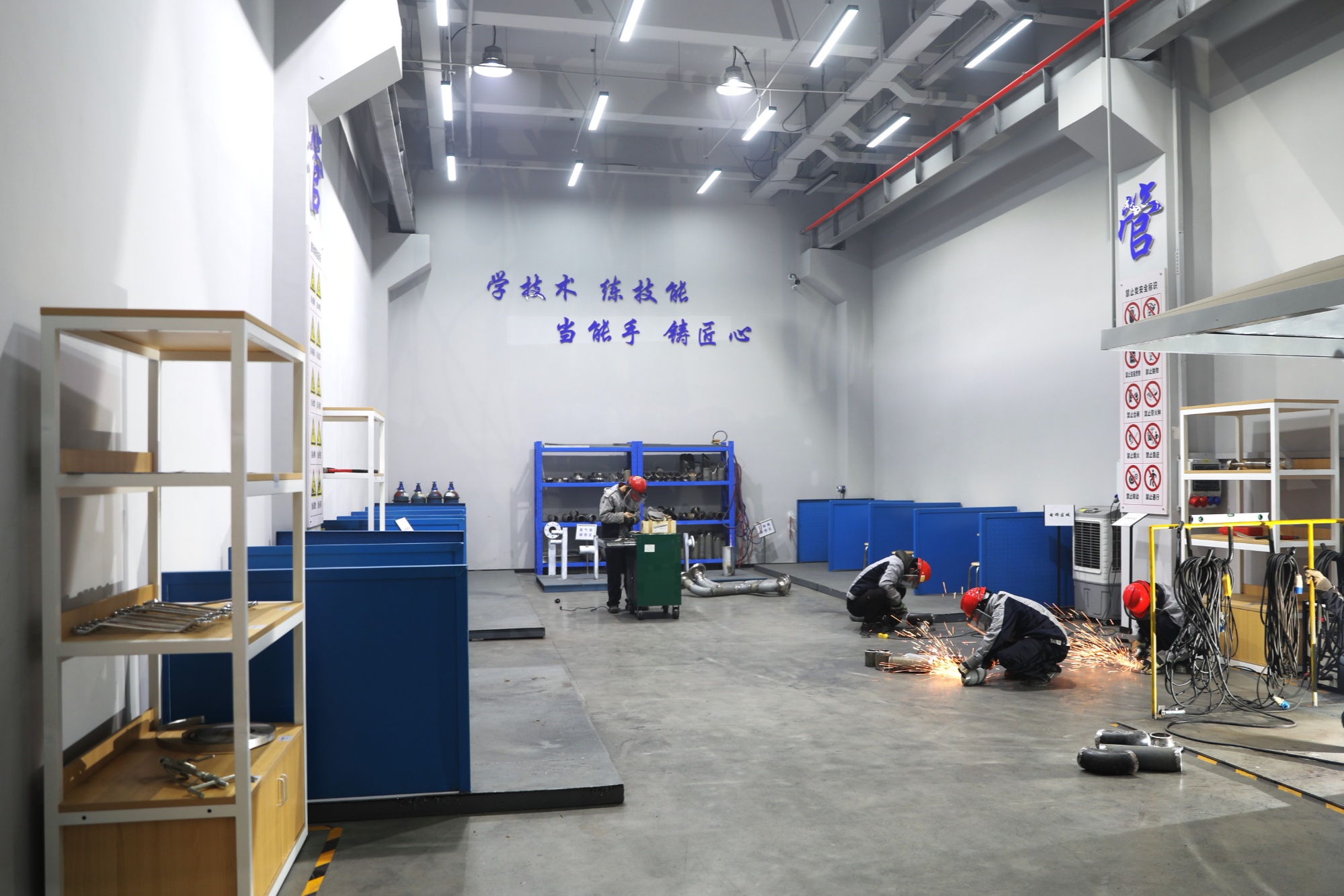 宁波搭建“人才充电”平台为地方经济发展蓄能(图1)