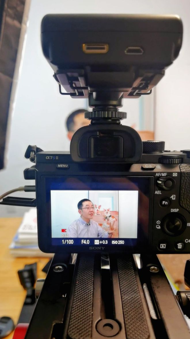 打破信息茧房｜何亮：“AI+教育”创业者打造“技术新引擎”！(图11)