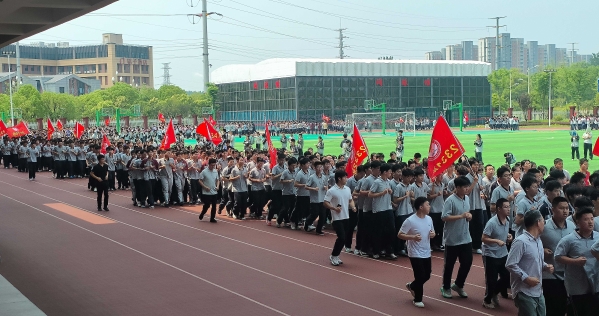 从垫底生到高分段——南京励志高中个性化培养之路！(图1)