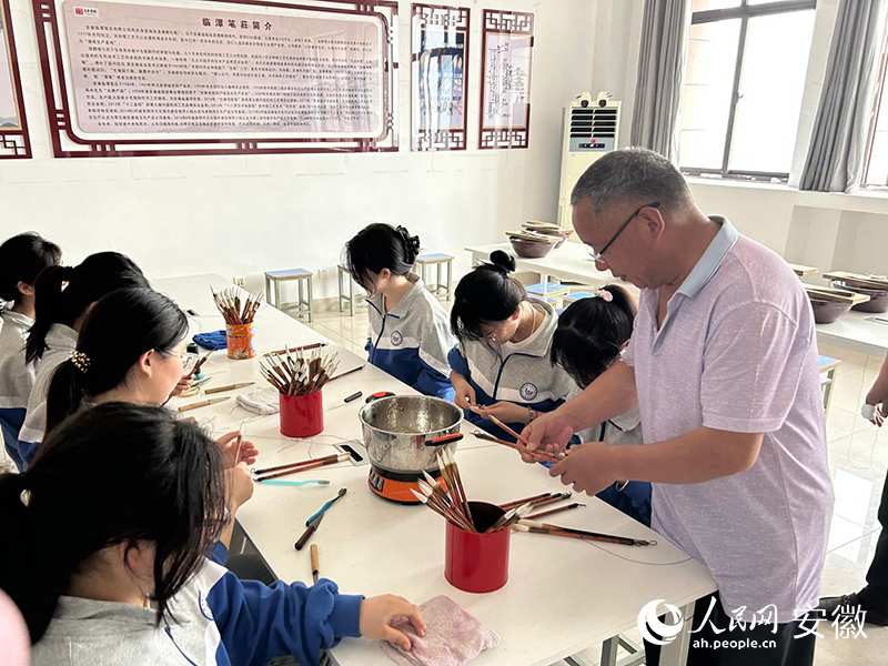 安徽临泉：“人口大县”何以成为“技能强县”？(图2)