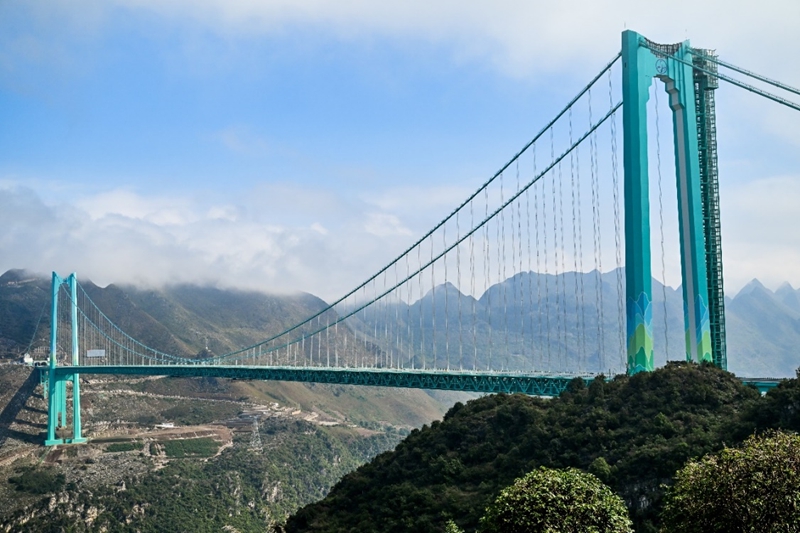 从花江峡谷大桥出发：探访“多彩贵州移起向新”(图1)