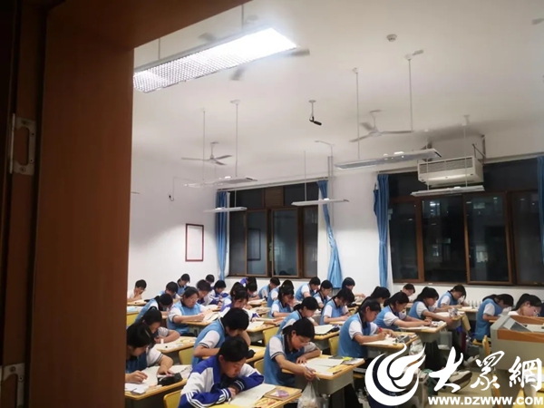 金品教育金都温度——守护成长每一步让教室成为安全的港湾、舒心的乐园(图2)