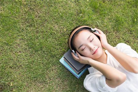 跳出新工科热潮新文科正在悄悄崛起高考生提前关注！(图1)