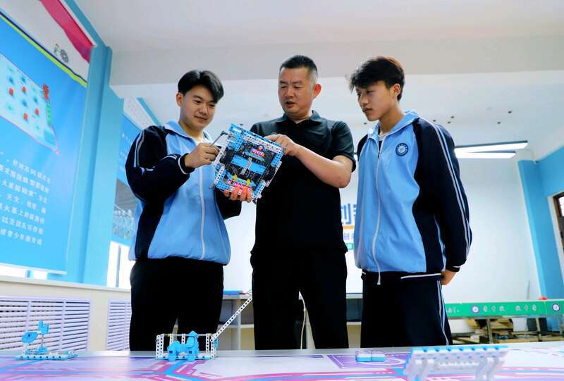 甘肃:“强县中”引领教育均衡跑出“加速度”(图2)