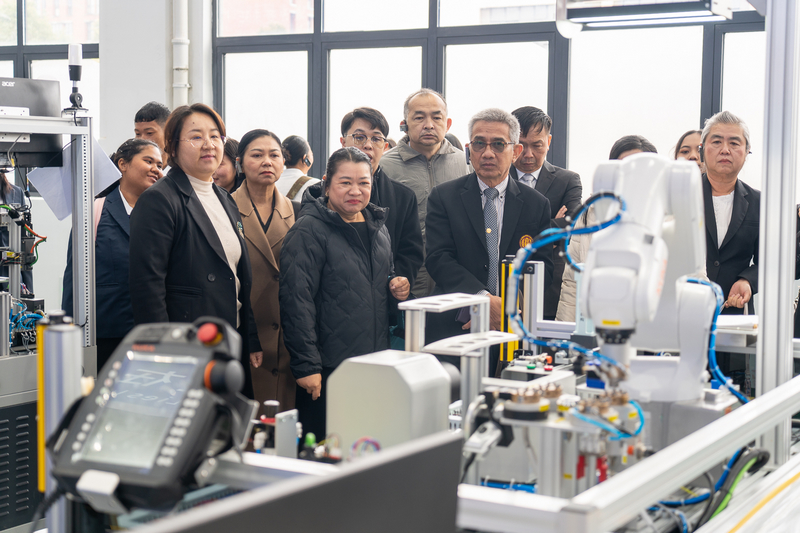 泰国职业教育代表团一行到安顺职院交流参访(图5)